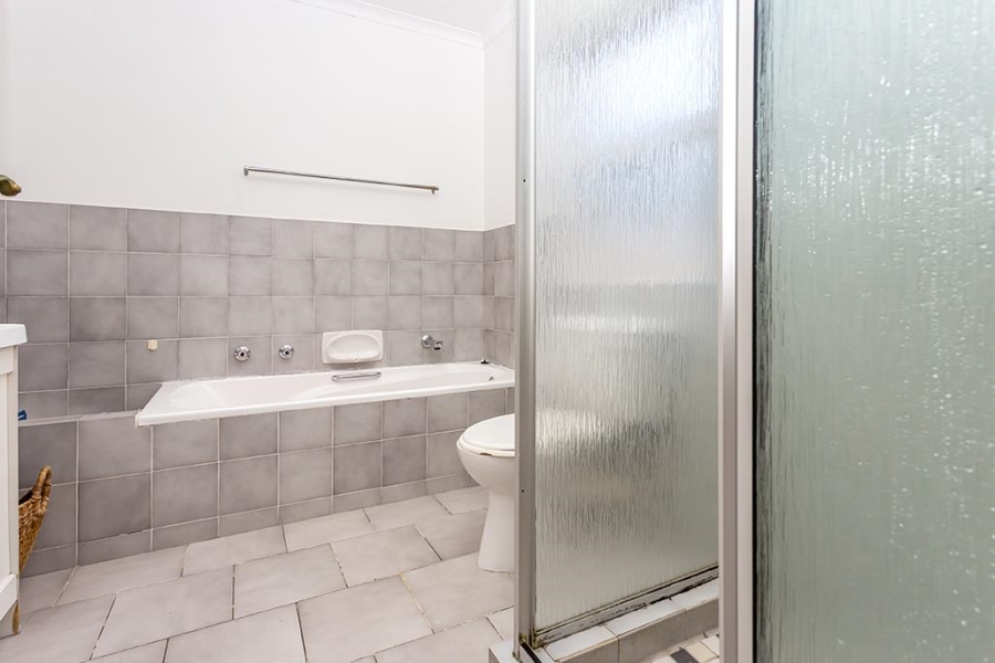 3 Bedroom Property for Sale in Flamingo Vlei Western Cape